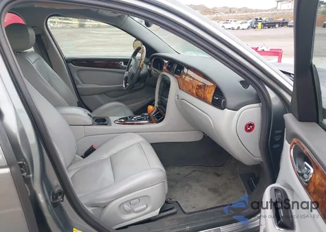 2005 Jaguar Xj Xj8 L z USA, uszkodzony, nr VIN SAJWA79C25SG34732